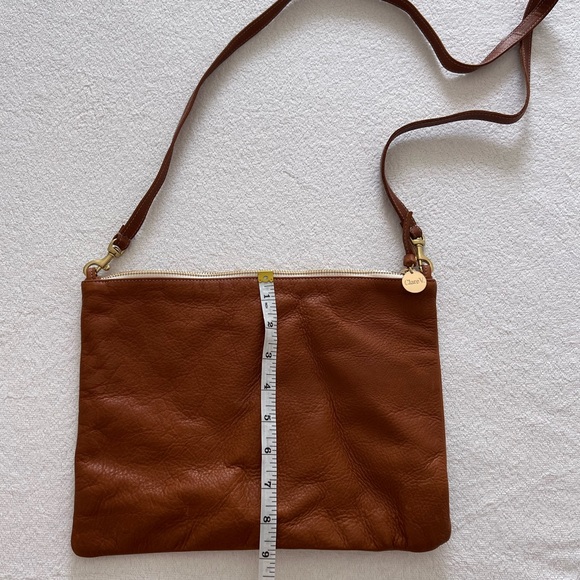 clare v brown leather crossbody pouch - Picture 6 of 6